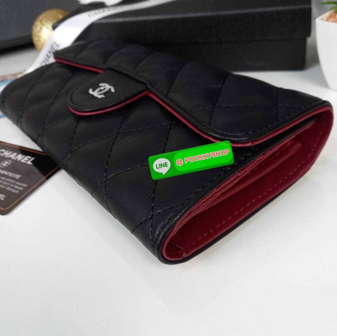 CHANEL ZIP LONG WALLET (CH366) VIP GIFT WITH PURCHASE (GWP) พรีเมี่ยมกิ้ฟ Limited Edition จาก CHANEL Duty Free **กระเป๋าสตางค์ใบยาว แบบพับ 3 ตอน ใช้งานแบบจุใจมาก ทรงสวย หรูหราอย่างมีระดับ ขนาดเหมาะมือ หยิบจับง่าย ภายในมีช่องใส่บัตร ธนบัตร และสามารถใส่เหรี