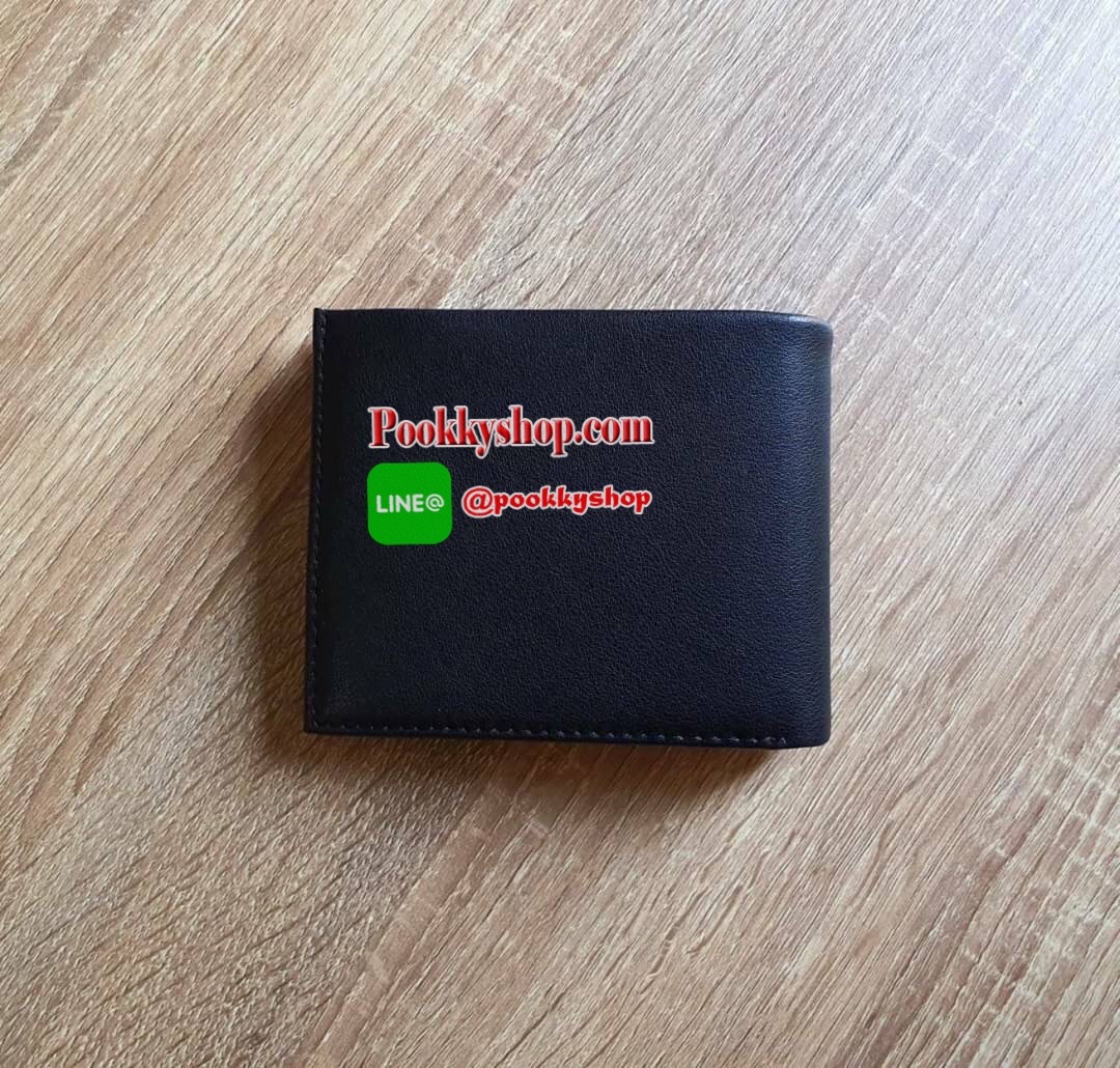 LEVI'S WALLET กระเป๋าสตางค์ทรงสั้นสำหรับคุณผู้ชาย แบบพับสองตอน วัสดุหนังคุณภาพดี ด้านหน้าปั้มโลโก้แบรนด์ ภายในมีช่องใส่ธนบัตรแยกเป็นสัดส่วน ตัวจริงสวยน่าใช้มากค่า