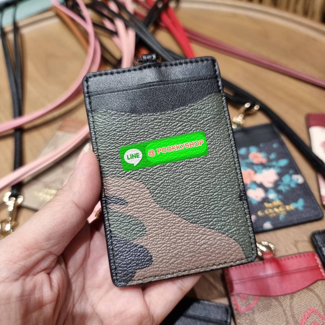 กระเป๋าใส่บัตรคล้องคอ Coach card holder ราคาพิเศษสุดๆ!!! ของหายาก!! ง่ายๆแบบไม่ธรรมดา!! คลาสสิคแต่มีดีเทลโดดเด่น!! กระเป๋าถนอมบัตร พร้อมสายคล้องคอ ดีไซน์ลวดลายสวย ดูดีทุกแบบ ใช้งานง่าย พกพาสะดวก จะใส่บัตรพนักงาน บัตรเครดิต บัตรปชช. ใบขับขี่ และบัตรอื่นๆที