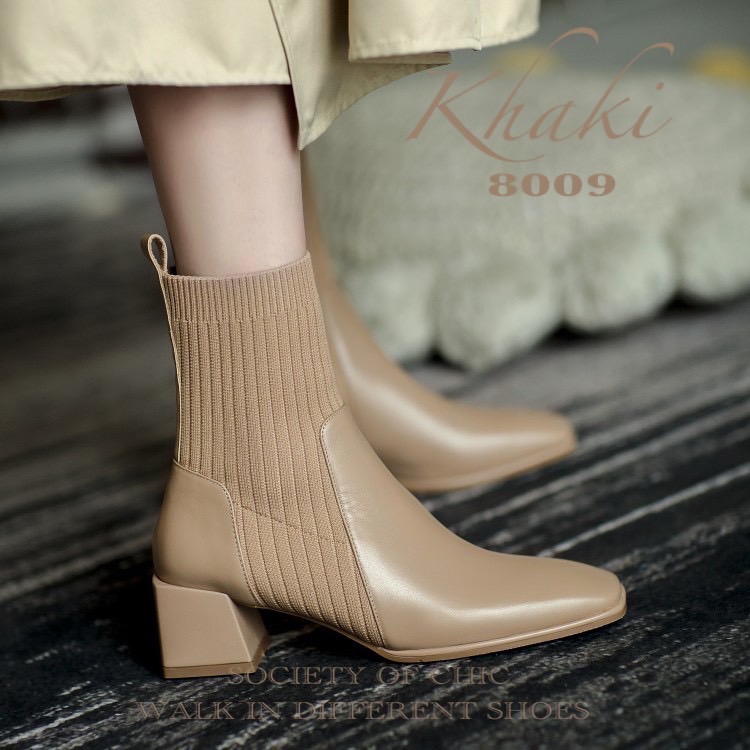 มันต๊าช!!มากแม่ เดินสับ แบบเฟียสๆ ให้เฉิดฉาย สไตล์สาวมั่น เดินในก็สวย เดินนอกก็แซ่บ! รองเท้าบูท ที่ใส่ง่ายเข้ากับทุกชุด ยีนส์ กระโปรง เดรส คาฟงคาเฟ่ ก็ไปได้หมด สูง 5.3 cm น้ำหนักเบา สวมใส่ง่าย เชิ่ดๆเริสๆ พร้อม เซลฟี่ โพสท่าสวยๆ กันได้เลยคร้า