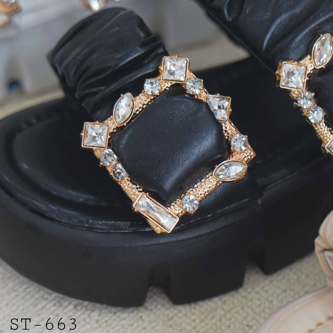 พร้อมส่ง รองเท้าพื้นหน้า งานPU แท้ที่มีน้ำหนักเบา ตัวสายทำจากหนังนิ่ม ซับหนังนิ่มอีกชั้น ประดับเพชรงานแข็งแรง ไม่หลุดง่าย ทรงสวยมาก พื้นเสริมคุชชั่น เดินสบายสุดๆ (เวลาเดินตัวอะไหล่ไม่โดนเท้านะคะ หมดห่วงเรื่องนี้ได้เลย) ใส่เพื่อสุขภาพเท้าที่ดี ต้องคู่นี้เล