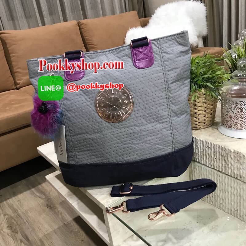 พร้อมส่งรุ่นหายาก! KIPLING SHOPPER BAG รุ่น Limited Rare items! สุดๆ วัสดุ Cotton+Polyester 100% ดีไซน์คลาสสิกมีลูกเล่นที่เทคเจอร์ตัวกระเป๋าสวยเป็นเอกลักษณ์เฉพาะของ Kipling หูหิ้วสะพายไหล่ได้ มือจับหูหิ้วเป็นหนังปั้มโลโก้ พวงกุญเเจลิงถอดเเยกใช้ได้ เปิดปิด
