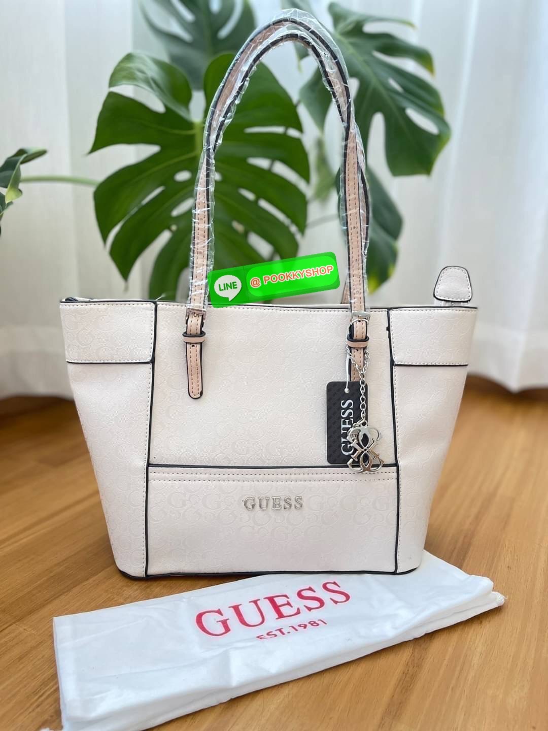 Guess แท้ Outlet กระเป๋าทรงช้อปปิ้ง หนังดี งานสะพายไหล่ เปิดปิดด้วยซิป ด้านในซับในแบรนด์อย่างดี