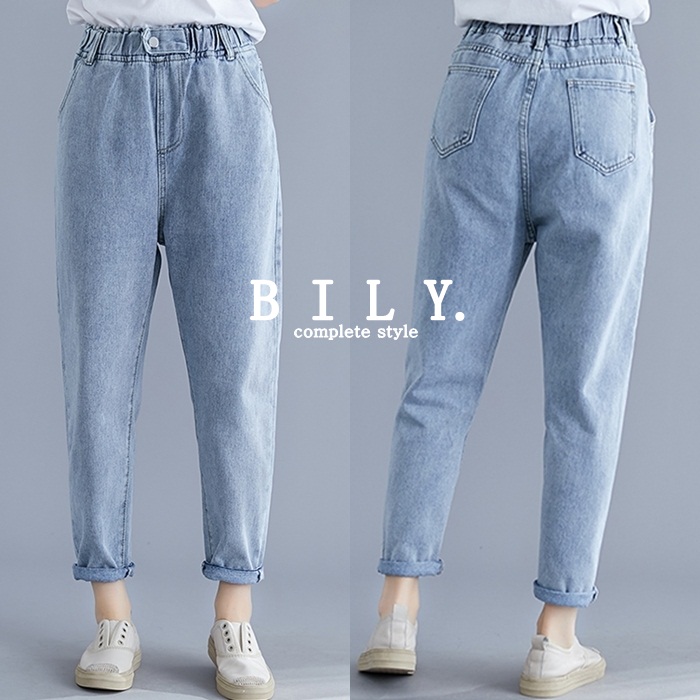 เข้าเพิ่มรอบ 2 !!! NEW ARRIVAL complete style by BILY กางเกงผ้ายีนส์เดนิมเนื้อนุ่มไม่แข็ง เอวยืดอย่างดี กางเกงดูคิ้วส์แต่งกระดุมหลอกด้านหน้า กระเป๋าข้าง กระเป๋าหลัง งานผ้าญี่ปุ่นนำเข้า ทรงสวยเท่ชิค งานน่ารัก ใส่สบายค่ะ