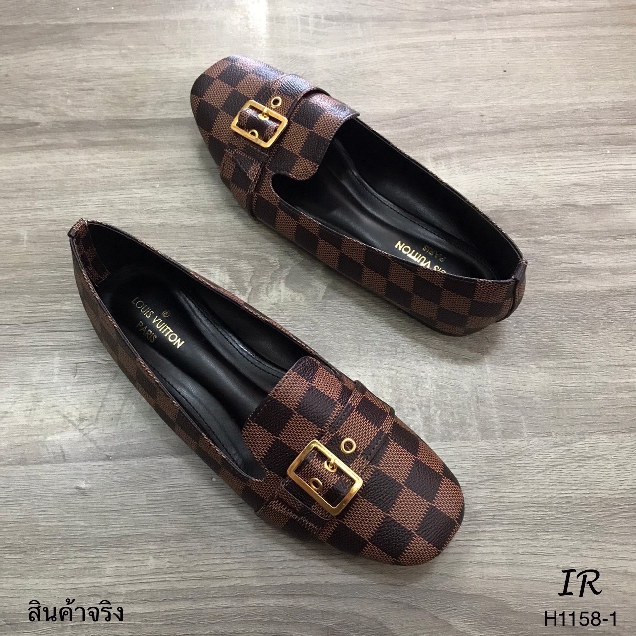 รีพีทแบบขายดี!!! พร้อมส่ง !!! LV คัทชูแต่งอะไหล่ หนังสวยมากกกก พื้นกันลื่น อย่างดี ปั้มแบรนด์งานดี มากค่ะ ถ้าเทียบ คุณภาพ ถือว่าเกินเบอร์เลยค่า