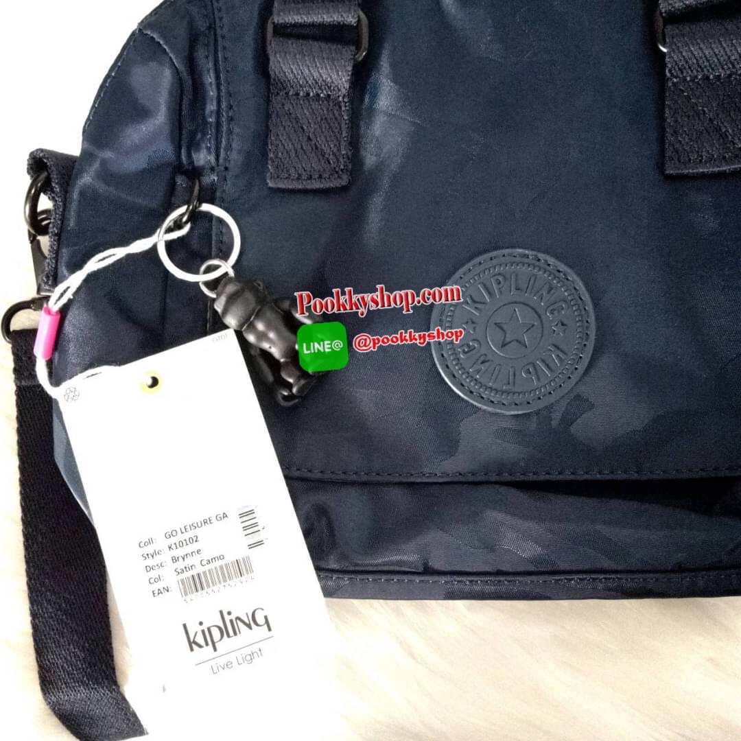 Kipling Brynne handbag & shoulder bag กระเป๋าถือหรือสะพายข้าง รุ่นใหม่จาก Kipling รูปทรงโค้งมนสวย พร้อมสายสะพายแบบคล้องแขนและสายสะพายยาว สามารถใช้งานได้ทั้ง 2 แบบ ด้านหน้ามีช่องใส่ของใช้จุกจิก ด้านในช่องโล่งกว้าง มีซิปข้างและช่องใส่ของแยกอีกฝั่ง เหมาะกับก