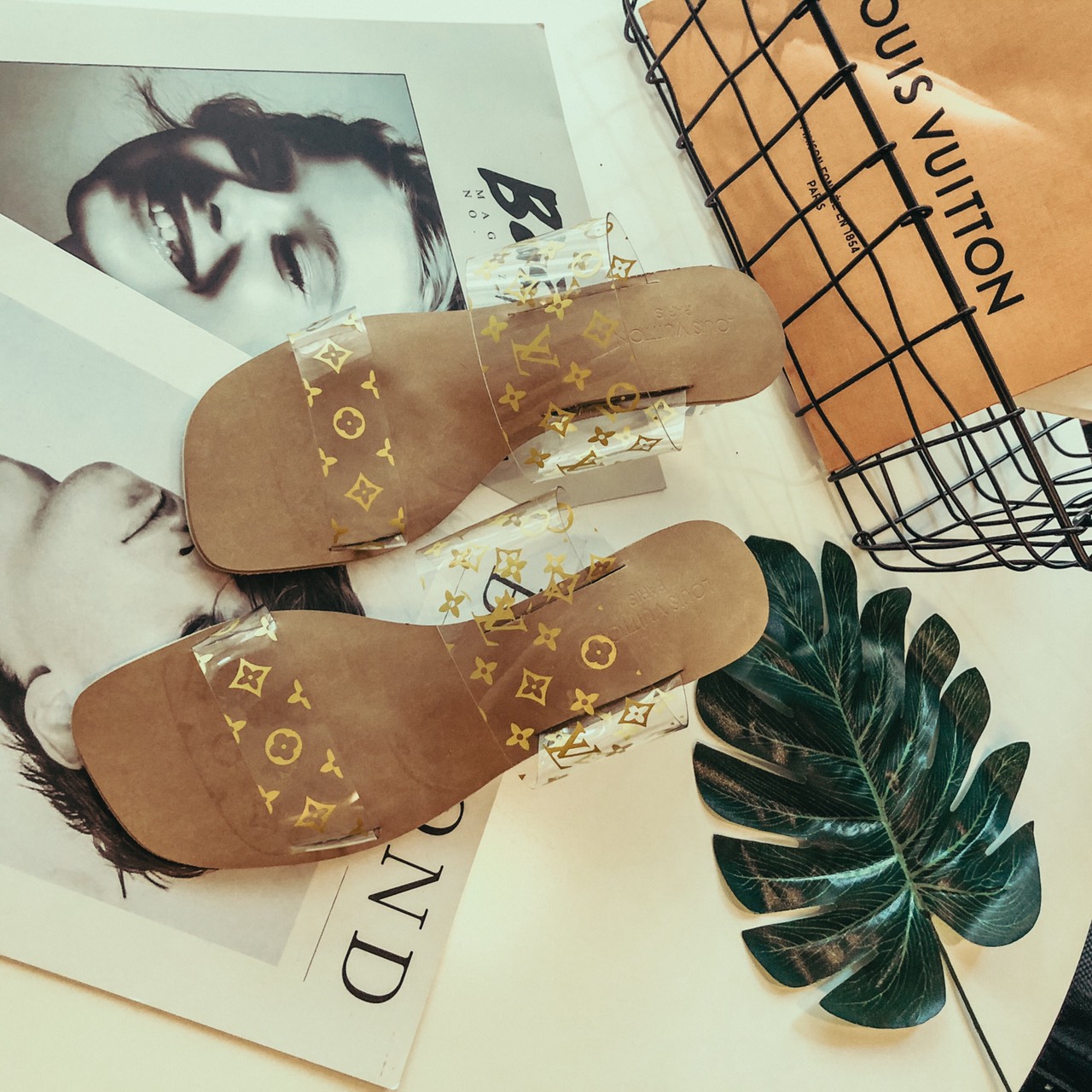 ไม่มีไม่ได้จริงๆๆ ❤️new collection❤️ รองเท้าส้นแก้ว พิมพ์ลาย LV งานดีไซน์ด้วย หรูหรา ใส่แล้วดูแพงดูดีมากคะๆ