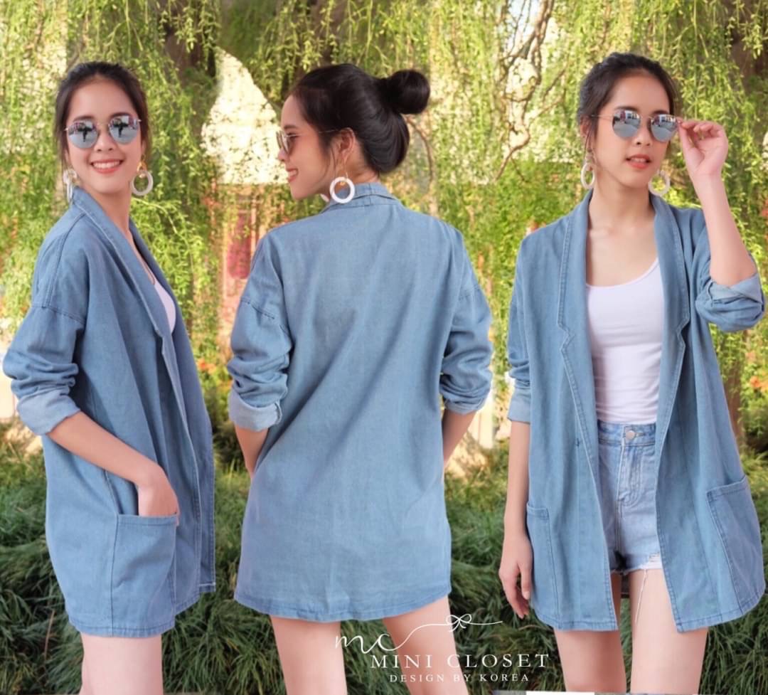 👾Lady Denim Blazer👾 รุ่นนี้ที่ต้องมี เสื้อคลุมยีนส์แพตเทิ้นสวย ใส่คลุมกันแดด กันหนาว ใส่ขึ้นเครื่อง เดินทาง ได้หม๊ดด ความยาวคลุมสะโพก เริ่ด