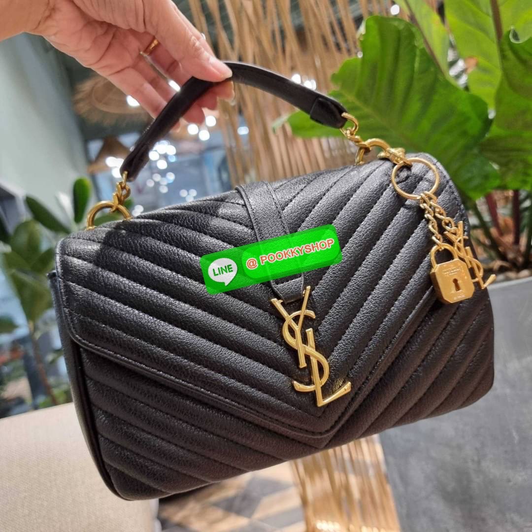 IN STOCK!! Yves Saint laurent crossbody boutique vip bag กระเป๋าสะพายไหล่ ดีไซน์ทรงสวยหรู พิเศษ แถมฟรี พวงกุญแจห้อยโลโก้ ดูแพงไปหมดจริงๆไอเท็มนี้ วัสดุหนังสังเคราะห์ลายคาร์เวีย เปิด-ปิดด้วยกระดุมแม่เหล็ก ภายในโล่งกว้าง แบ่งสัดส่วนไว้อย่างดี มาพร้อมหูจับใน