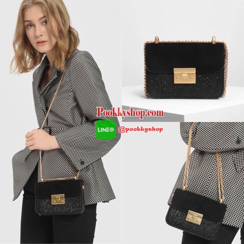 New Arrival!! CHARLES & KEITH PUSH LOCK FRONT BAG รุ่นใหม่พร้อมส่งค่า กระเป๋าไซส์มินิน่ารัก วางอยู่ทรง ตัวกระเป๋าใช้วัสดุตัดกันสวยงามลงตัว เปิดปิดด้วยตัวล็อก ด้านข้างตอกหมุดเพิ่มความเก๋ ด้านในมีช่องซิปเล็ก 1 ช่อง มีช่องใส่บัตร 3 ช่อง รุ่นนี้สามารถใส่ iPho