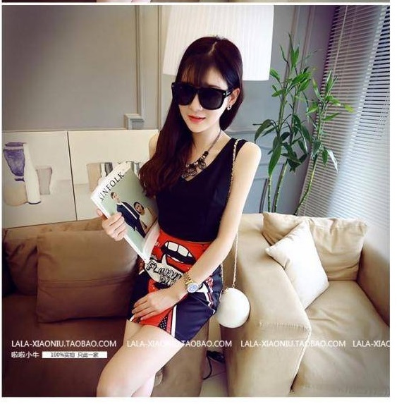 KTFN ชุดเซ็ตสองชิ้น เสื้อครอป ซิปด้นหลัง สีดำ+กระโปรง