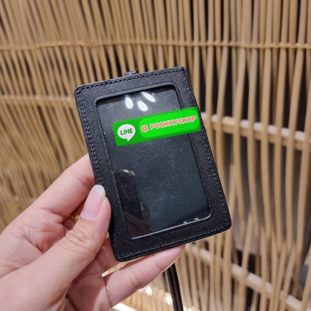 กระเป๋าใส่บัตรคล้องคอ Coach card holder ราคาพิเศษสุดๆ!!! ของหายาก!! ง่ายๆแบบไม่ธรรมดา!! คลาสสิคแต่มีดีเทลโดดเด่น!! กระเป๋าถนอมบัตร พร้อมสายคล้องคอ ดีไซน์ลวดลายสวย ดูดีทุกแบบ ใช้งานง่าย พกพาสะดวก จะใส่บัตรพนักงาน บัตรเครดิต บัตรปชช. ใบขับขี่ และบัตรอื่นๆที