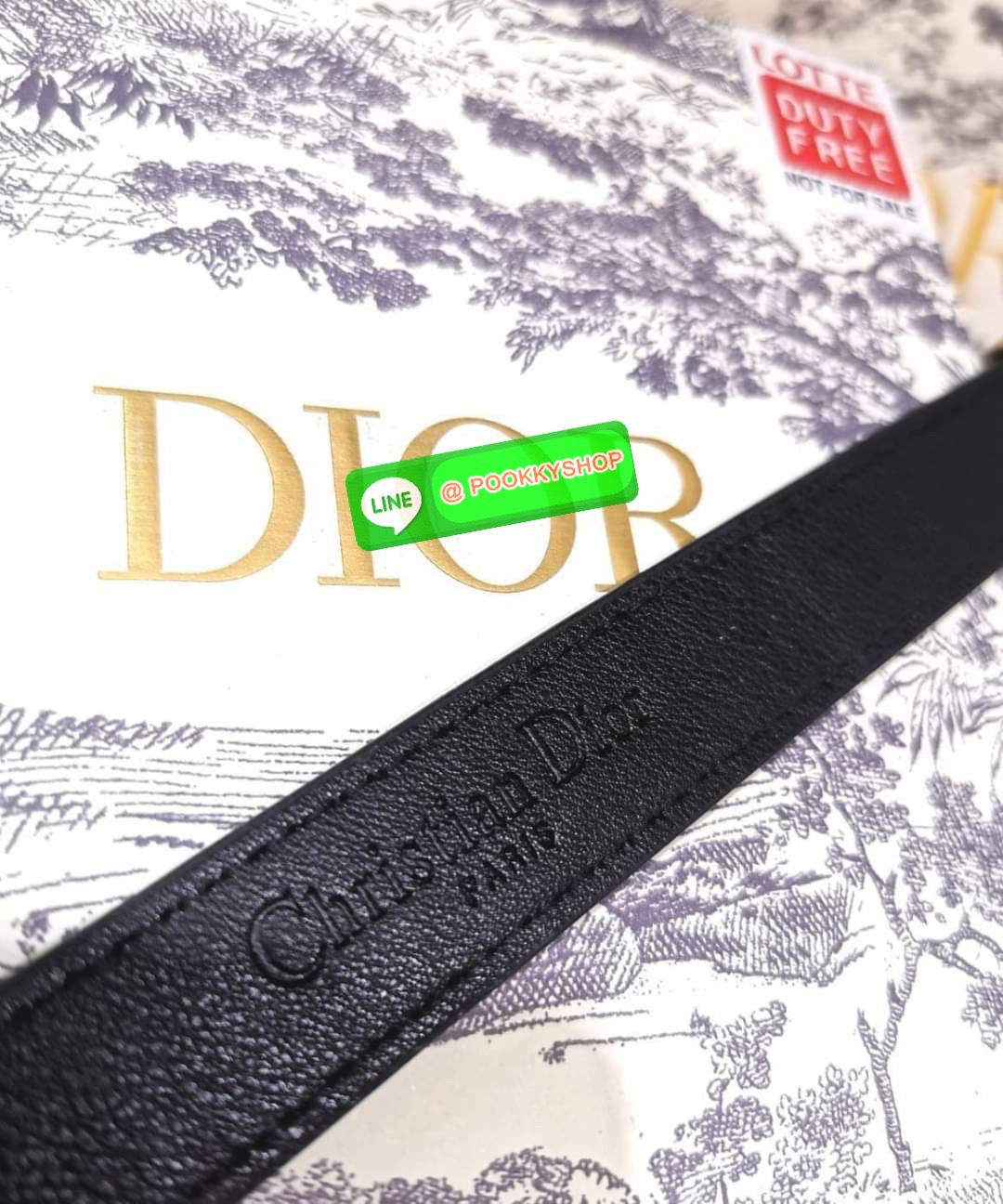 ✨Best Gifts ideas! กลับมาตามคำเรียกร้อง!✨ Dior Belts 3D Logo Gift With Purchase พรีเมี่ยมกิ๊ฟ Limited จาก Christian Dior Perfume Dutyfree Counter ดีไซน์สุดคลาสสิคหัวเข็มขัด Vintage วัสดุ 3D Gold Metal สายหนังแท้สีดำปรับระดับได้ Black & Gold
