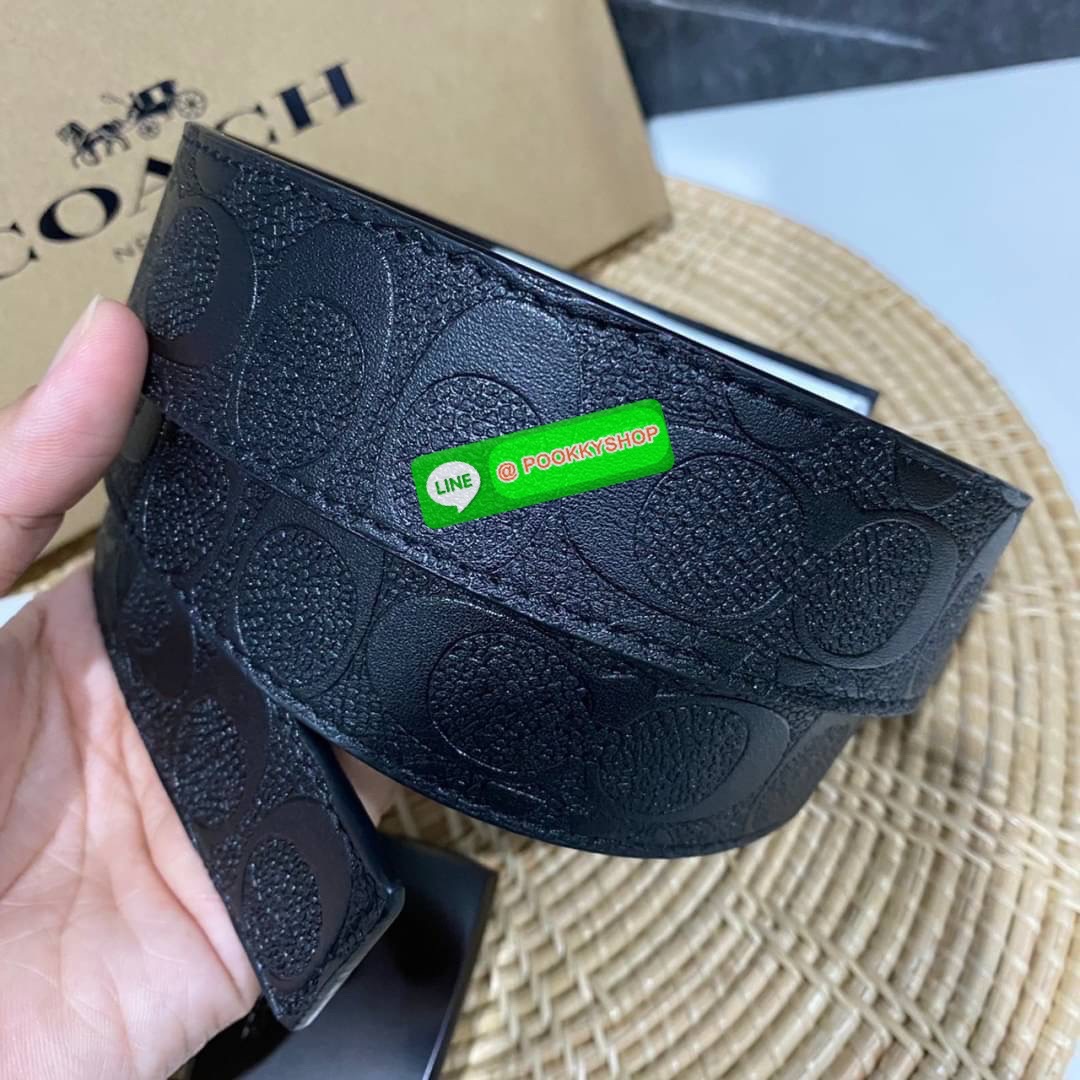 Coach Men’s Belt Double Buckle Double Sided Box Set Belt For Gift Coach Set เข็มขัดสำหรับผู้ชาย ภายในเซทมีสายเข็มขัด วัสดุ PVC 1 เส้น และ หัวเข็มขัด 2 แบบ2สไตล์ หัวเข็มขัดปั้มแบรนด์ รุ่นนี้สามารถหมุนกลับด้านสลับใช้งานง่ายทั้ง2ด้าน สายเข็มขัดปรับระดับได้เจ