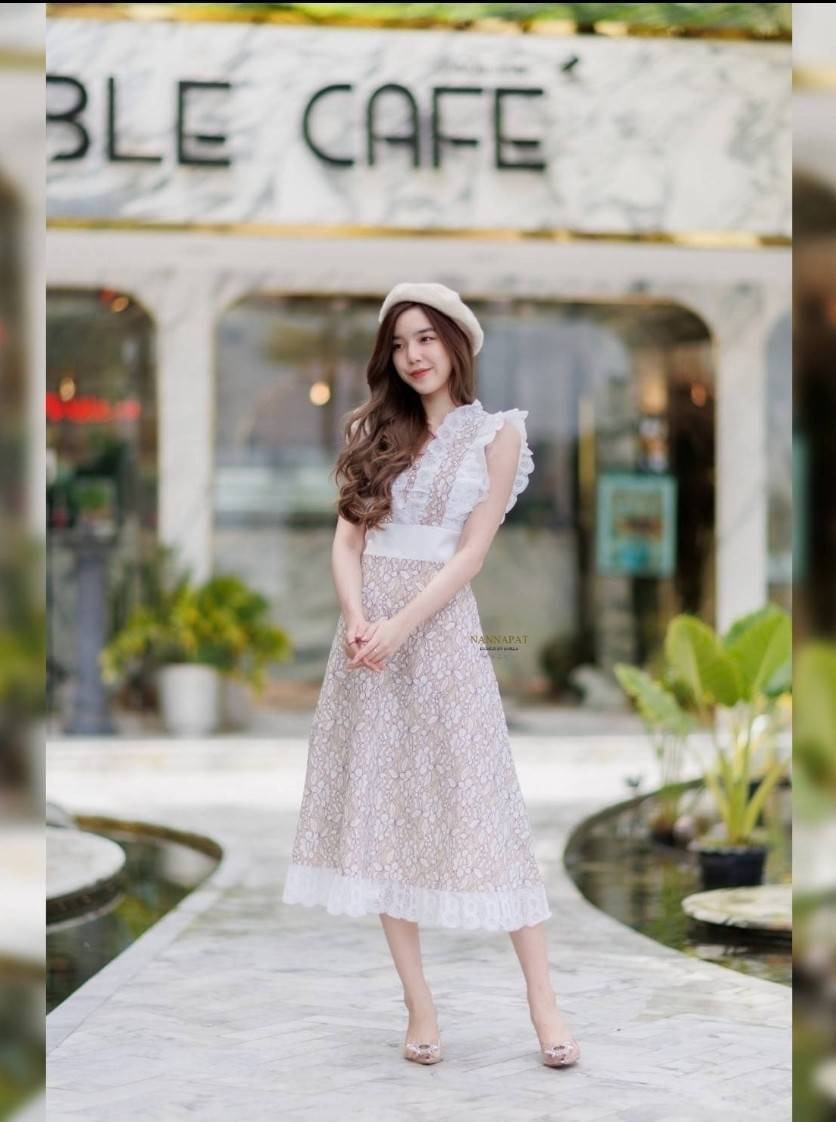 Dress สวยหรู ดูดี ดูแพงเลยคะ ใส่ได้ทุกโอกาสเลยนะคะ งานพรีเมี่ยม ผ้าลูกไม้ทั้งชุด หนานุ่มใส่สบาย มีซับในอย่างดี งานซิปหลัง อกระบายกำลังดี แต่งกระดุม ตัวกระโปรงบาน พริ้วสวย ราคาสุดคุ้ม เห็นงานจริงต้องว้าวแน่นอนคะ