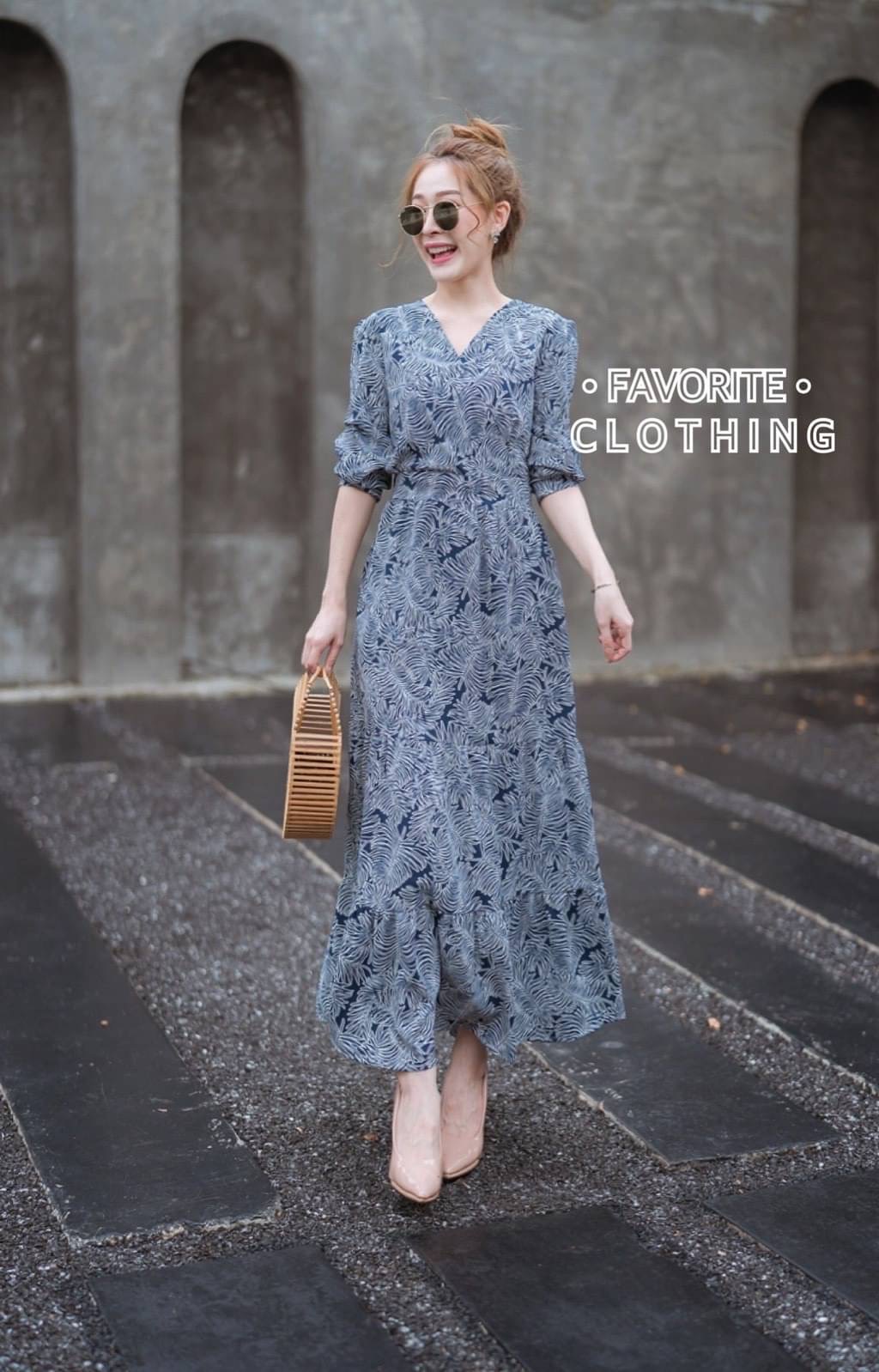 รอบ5มาแล้วค่าาา!!!! ❣️แม็กชี่เดรสคอวี❣️ แม็กชี่เดรสลายดอกคอวีแขนยาว ผ้าพิมพ์ลายดอกคมชัด งานสม็อคเอวด้านหลัง งานจริงสวยมากๆค่ะ แพทเทิร์นสวย ผ้าใส่สบายสุดๆ สาวๆตัวเล็กตัวใหญ่ใส่ได้หมดจ้า รีบจัดด่วนๆเลยน๊าาา