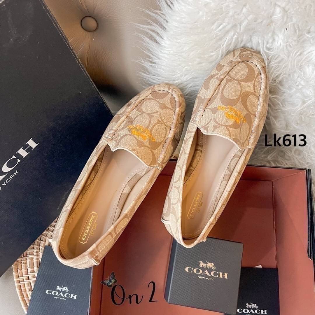 Coach loafer แบบใหม่ พร้อมส่งค่าเข้าน้อยมากๆ คัชชู loafer เย็บหัว ทรงนี้ ขายดีมากค่ะ หน้าปัก โลโก้ พื้น ปั้มแบรนด์งานดีทรงสวยเย็บหลังใส่แบบเหยียบส้นได้น้า