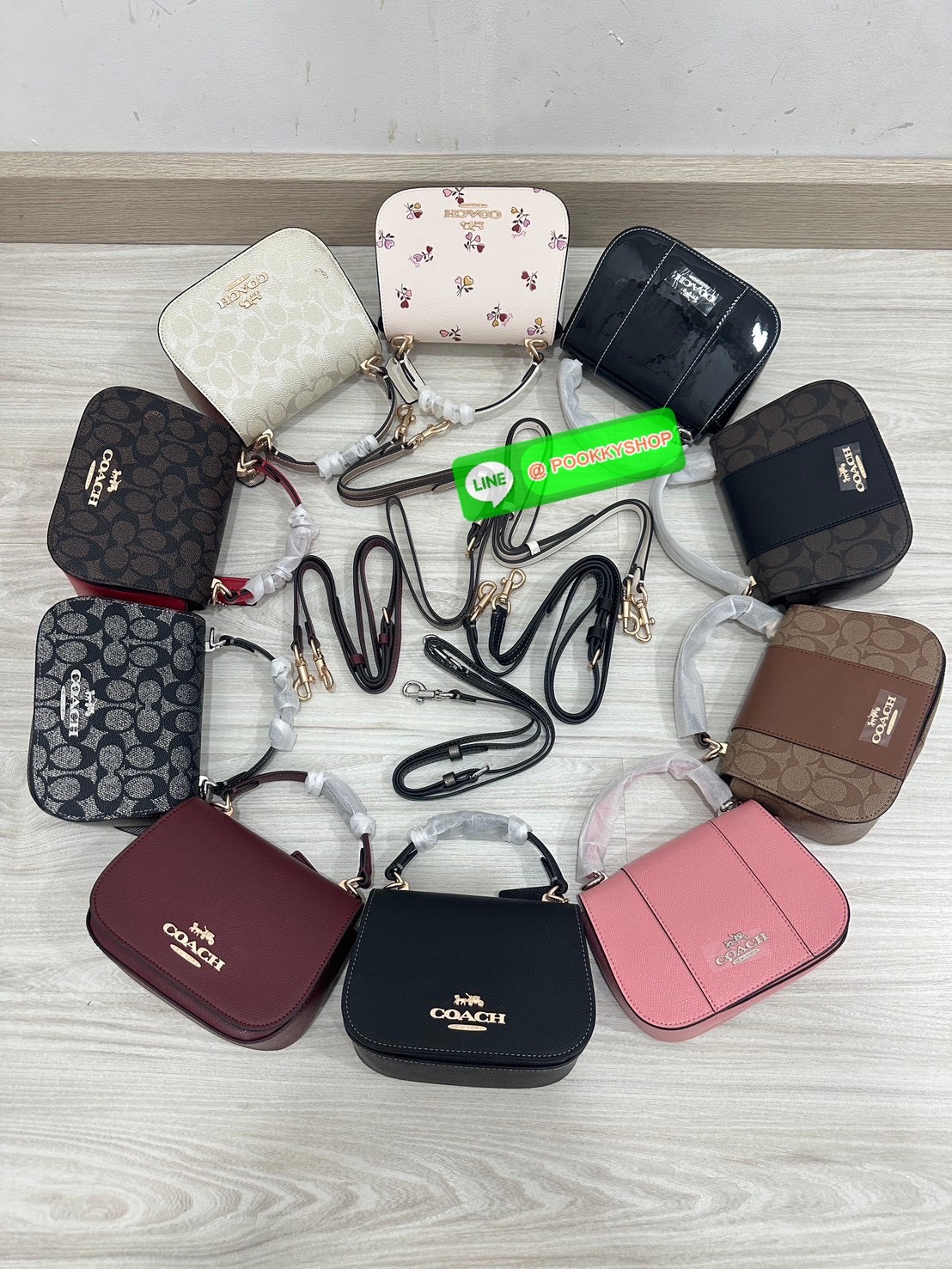 COACH CX575 – Mini Lillie Carryall “เล็กหรู ใช้ง่ายทุกโอกาส 🖤✨ COACH CX575 Mini Lillie Carryall ที่แมตช์ง่าย ใบเดียวก็ครบทั้งวันทำงานและวันเที่ยว”