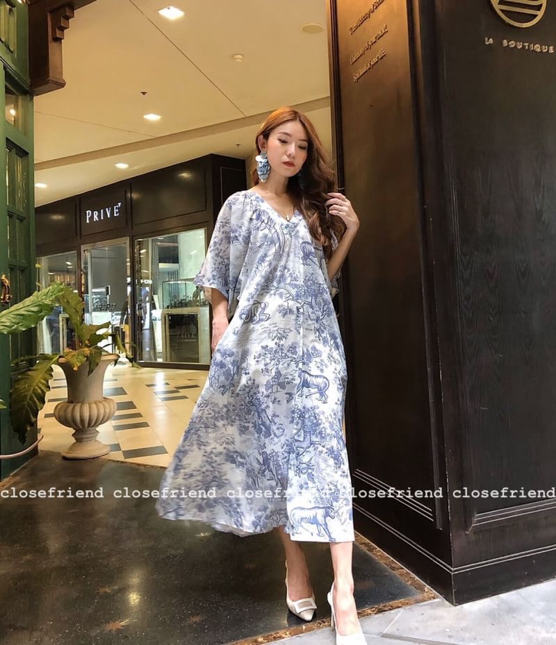 New! เดรสDior ทรงสวยหรู ใส่สลับหน้าหลังได้ค่ะ ใส่ออกงานก้อเลิศหรือใส่เดินเล่นชิวๆสวยสบัดพริ้ว ใส่สบาย ผ้านิ่ม คาดเข็มขัดดูสวยชิคขึ้นไปอีกกก^^