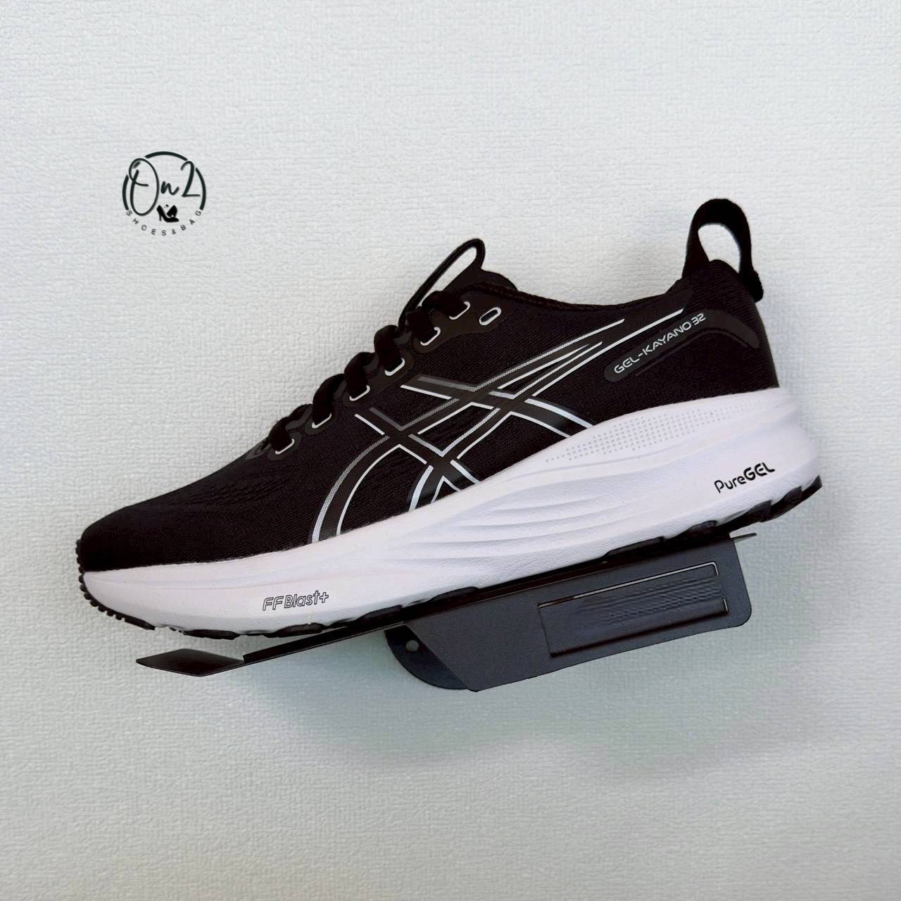 🏃♂️ Asics Gel-Kayano 32 สายวิ่ง สายยิมห้ามพลาด! รุ่นนี้ตอบโจทย์ทั้งมือใหม่และนักวิ่งจริงจัง เบา นุ่ม เด้ง ใส่วิ่งแล้วรู้สึกเหมือนลอยได้!พื้น ซัพพอร์ตดีเยี่ยม ลดแรงกระแทกได้สุด ดีไซน์สวย สปอร์ต ใส่เที่ยวก็ยังได้ แมทช์ง่ายทุกลุค