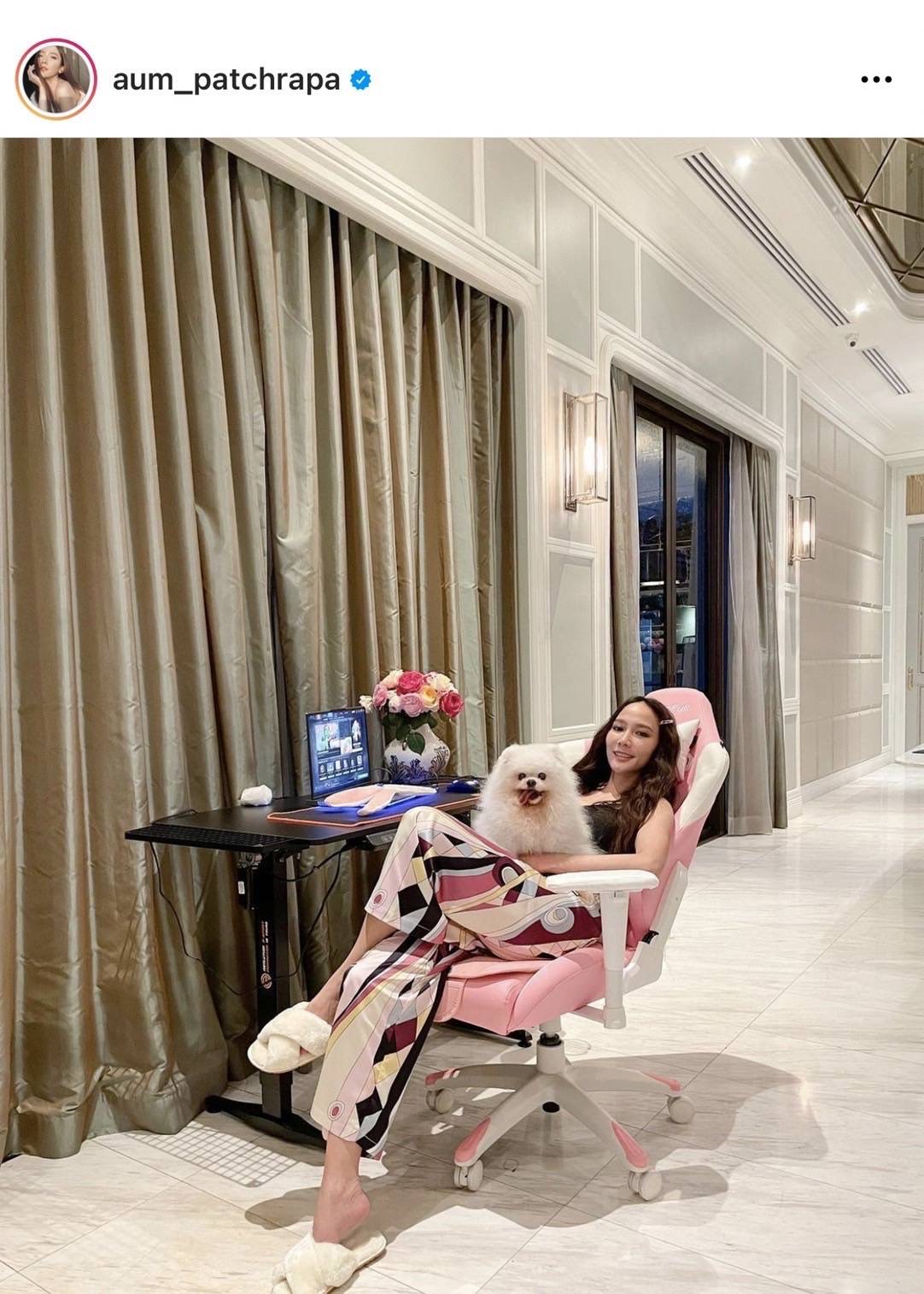 พร้อมส่ง แตะ Z ara ขนฟูนุ่มมาก ใส่ได้ ทั้ง ในบ้าน นอกบ้าน ทรงสวม หน้าไขว้ ใส่แล้วน่ารักมากกค๊า แบบที่แม่อั้มใส่เลย