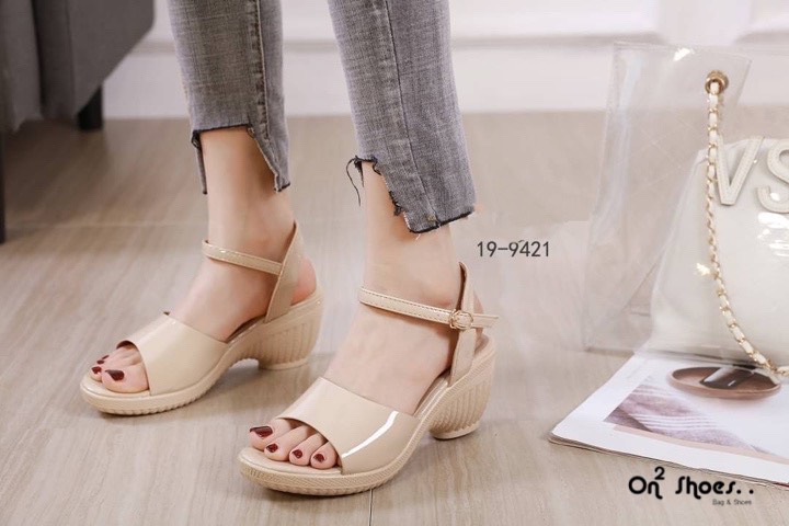 comfort shoes รองเท้าส้นสูงแบบสวมสูงกำลังดี งานเพื่อสุขภาพรัดส้นแบบเสริมส้นงานสไตล์เกาหลี พื้นนิ่มมาก น้ำหนักเบาใส่สวยกระชับ งานแนวๆน่ารักคลูๆดูดีคะ มา3 สีจ้า