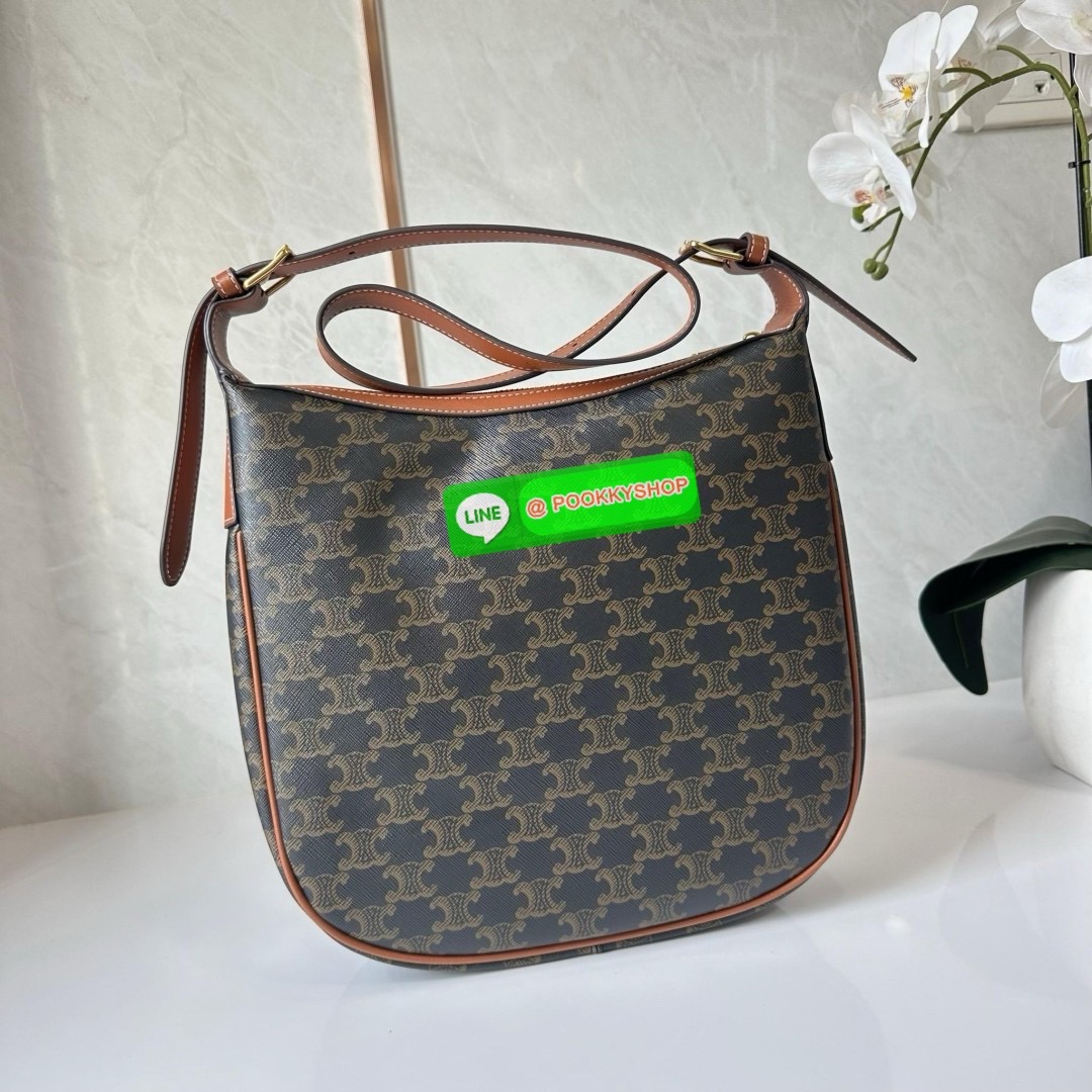 CELINE HELOISE CUIR TRIOMPHE BAG IN TRIOMPHE CANVAS AND CALFSKIN TAN 🔖กระเป๋าสะพายทรง HOBO รุ่นฮอตตลอดไม่มีเอ้าท์ ใบใหญ่จะสัมภาระได้เยอะ