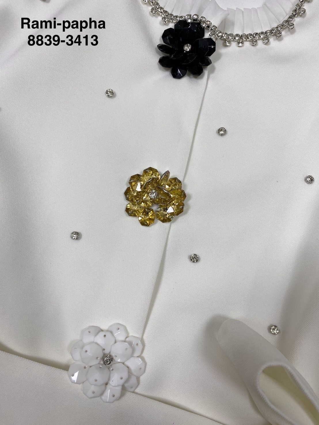 ชุดเซทแฟชั่น ชุดเซต เนื้อผ้างานสูทอย่างดี สวมใส่สบาย เสื้อแขนยาวดีเทลแต่งระบายรอบคอและปลายแขน