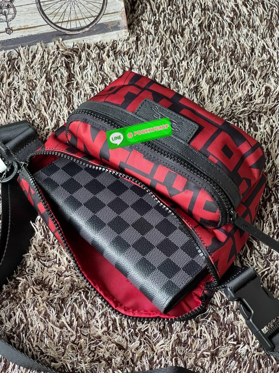 💕LONGCHAMP LE PLIAGE LGP BELT BAG M เท่ห์อย่างมีสไตล์กระเป๋าทรงคาดอกและคาดเอวดีไซน์แนวสปอร์ต เพิ่มความโดดเด่นทันสมัยด้วยลายซิกเนเจอร์ มีช่องซิปที่ใช้งานง่ายช่วยให้คุณหยิบใช้สิ่งของจำเป็นได้อย่างสะดวกและง่ายดาย และผสานสายรัดแบบปรับได้เข้ากับหัวเข็ม