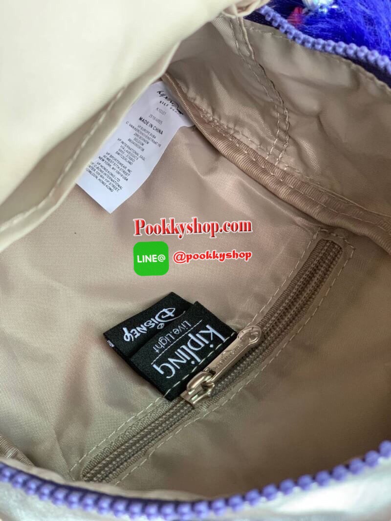 Kipling BRight Disney's Minnie Mouse And Mickey Mouse รุ่น Mini Backpack เป็นได้ทั้งทรงcrossbody และmini Backpack พร้อมสายสะพาย2เส้น ปรับฟรีไซส์ได้ สามารถน้ำหนักเบา วัสดุ100% Polyamide ดีเทลน่ารักๆจากบรรดามิคกี้และมินนี่ที่มาวาดลวดลายลงบนกระเป๋าให้ดู