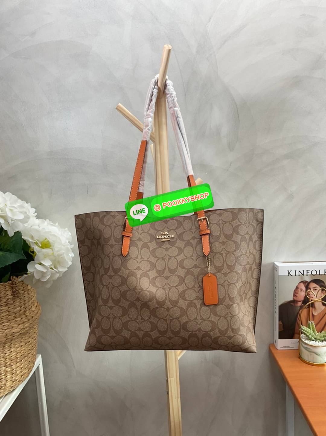 🚚 พร้อมส่ง 🚚 Restock!! รุ่นขายดีที่สุด มากี่รอบก็ขายดีหมดไวทุกรอบ💕 COACH F1665 MOLLIE TOTE IN SIGNATURE CANVAS กระเป๋าสะพายไหล่ Coach ทรง Shopping รุ่นใหม่ คุณภาพดี หนัง pvc หนังนิ่ม ทรงสวย คลาสสิก รุ่นฮิตตลอดกาล ไม่ตกเทรน ภายในแยก