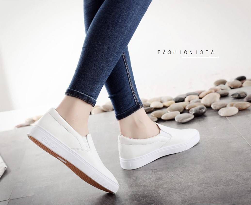 สลิปออนแบบหนังนิ่ม ใส่สบาย คล่องตัว งานสวยพร้อมส่งค่ะ รองเท้าแฟชั่นชิคๆ แต่งขอบยางยืดด้านข้าง เน้นความสบายในการสวมใส่ พื้น 1นิ้ว ใส่ง่ายเดินไม่เมื่อย ดีไซน์เน้นความเรียบง่ายใส่แมชเสื้อผ้าได้ทุกแนวจ้าา มีไว้ได้ใช้แน่นอน