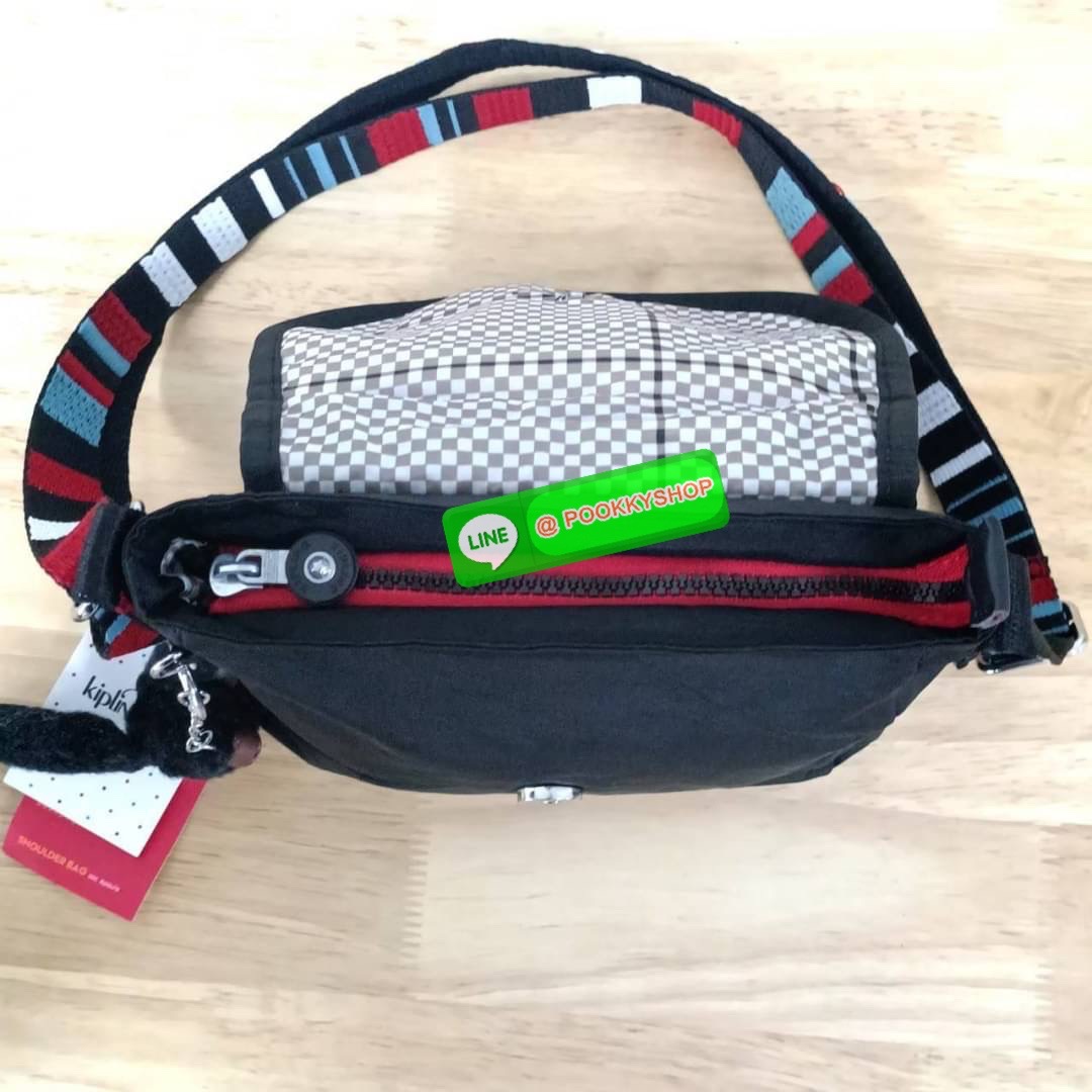 KIPLING SABIAN CROSSBODY MINI BAG กระเป๋าสะพายข้าง วัสดุ Nylon & Polyester 100% ขนาดเล็กกำลังน่ารัก เปิด-ปิดด้วยฝาปิดกระดุมแม่เหล็กและซิปแบรนด์ ด้านในทีแท็กแบรนด์