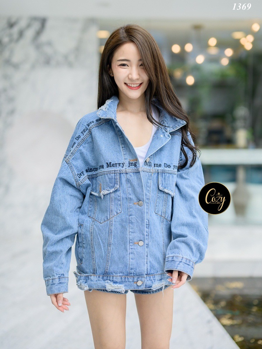 เสื้อแฟชั่น เสื้อยีนส์ฟอกทรง Oversize แขนยาวกระดุมปั๊มปลายแขน อกผ่าหน้าติดกระดุมปั๊ม 5 เม็ด