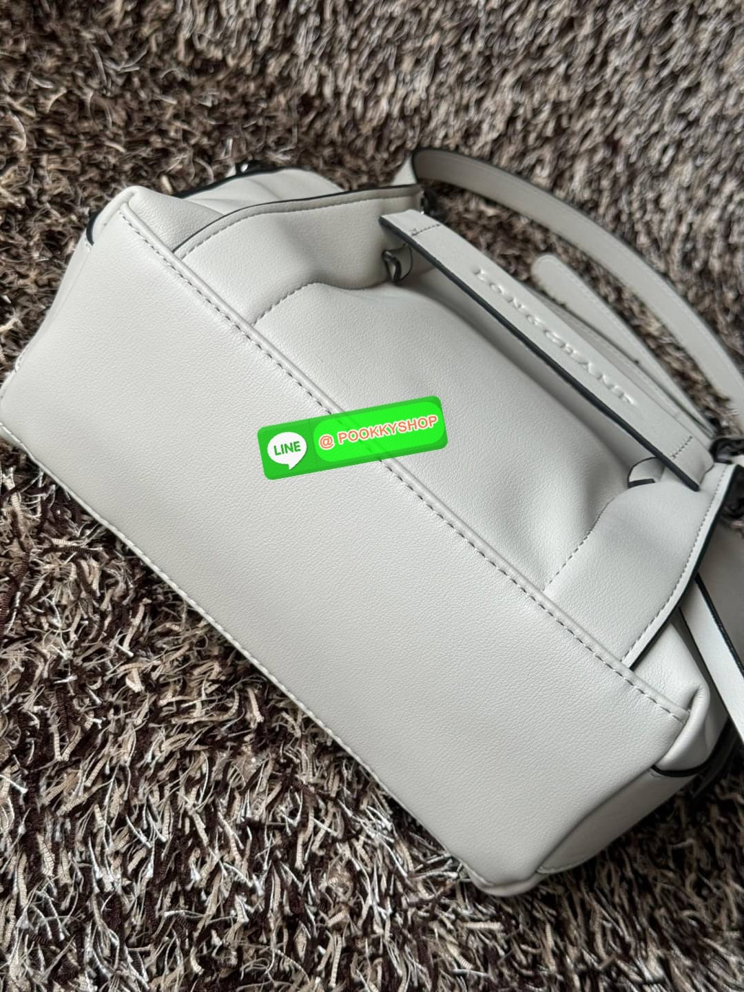 💕LONGCHAMP 3D S HANDBAG กระเป๋าใบนี้สามารถเป็นแบบ cross-body ได้ด้วยสายสะพายไหล่แบบปรับ และยังสามารถถอดออกได้ เมื่อต้องการเป็น Handbag กระเป๋า LONGCHAMP 3D เป็นส่วนหนึ่งของเทรนด์ปัจจุบันด้วยสไตล์สากลที่ทันสมัย ปรับให้เข้ากับวันหยุดสุดสัปดาห์ทําให้