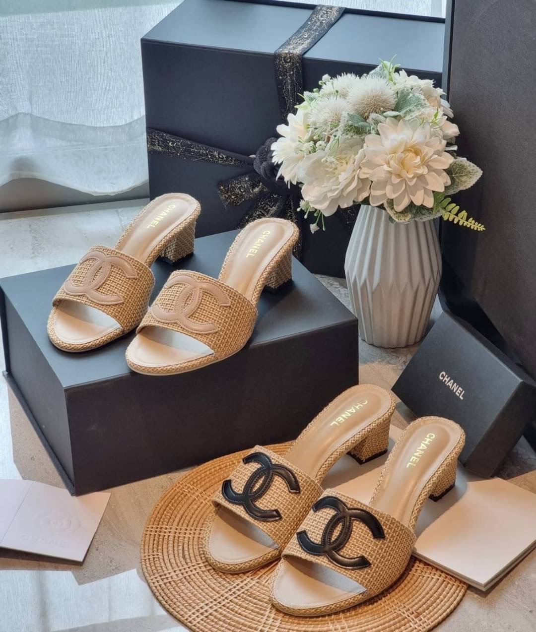 🌟งานเข้าใหม่จร้า🌟 แบบเข้าใหม่ รองเท้าส้นตัน Chanel เย็บโลโก้CC สวยมากคะ พื้นปั้มแบรนด์