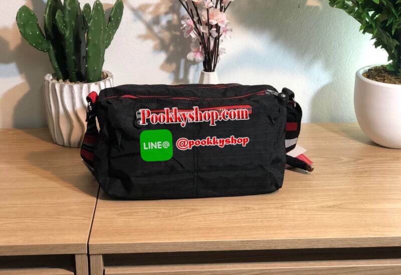 Kipling Reth กระเป๋าสะพายทรงสวย รุ่นยอดนิยมเลยค่ะ สายสะพายปรับระดับสั้น-ยาว เป็นกระเป๋าสะพายเฉียงลำตัวได้ค่ะ ช่องซิปเยอะค่ะ ใส่ของได้เป็นสัดส่วน จุสัมภาระได้ดีเลยค่ะ ทรงสวย สะพายน่ารักมาก ห้ามพลาดเลยค่ารุ่นนี้