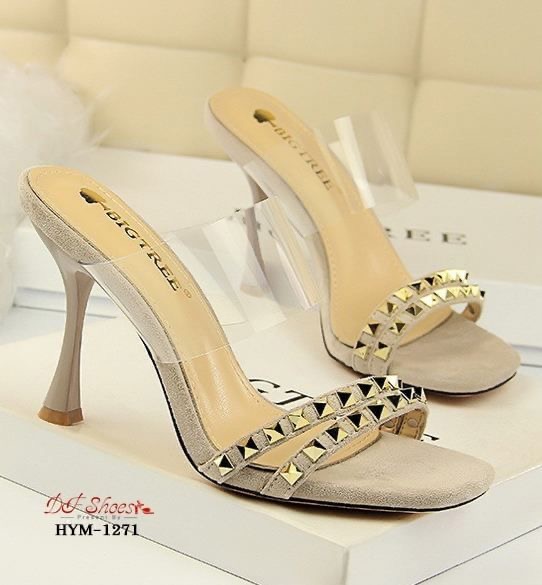 สินค้าพร้อมส่ง รองเท้าส้นสูงนำเข้าเกรดพรีเมี่ยม วัสดุผ้าสักหลาด สายคาดPUใสนิ่มอย่างดีไม่บาดเท้า ดีไซน์สายคาดด้านหน้าตกแต่งอะไหล่หมุดสีทอง เพิ่มความหรูหรา ส้นเข็ม สวมใส่ง่าย กระชับหน้าเท้า โดดเด่นไม่ซ้ำใคร งานคุณภาพดีมาก งานจริงสวยเหมือนรูปค่ะ