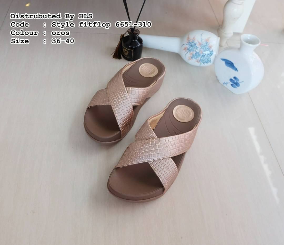 🤎🤎แบบใหม่ มาแล้วคะ พร้อมส่งคร่าา !! แบบรองเท้าสุขภาพ style fitflop สูง 2" ทรงสวมสายไขว้ สีพื้นเรียบหรูเก๋ๆ สวยมาก และนิ่มมากกก สวยหรูมากๆ พื้นโครตนิ่มมมๆ ใส่สบายๆชิวๆ