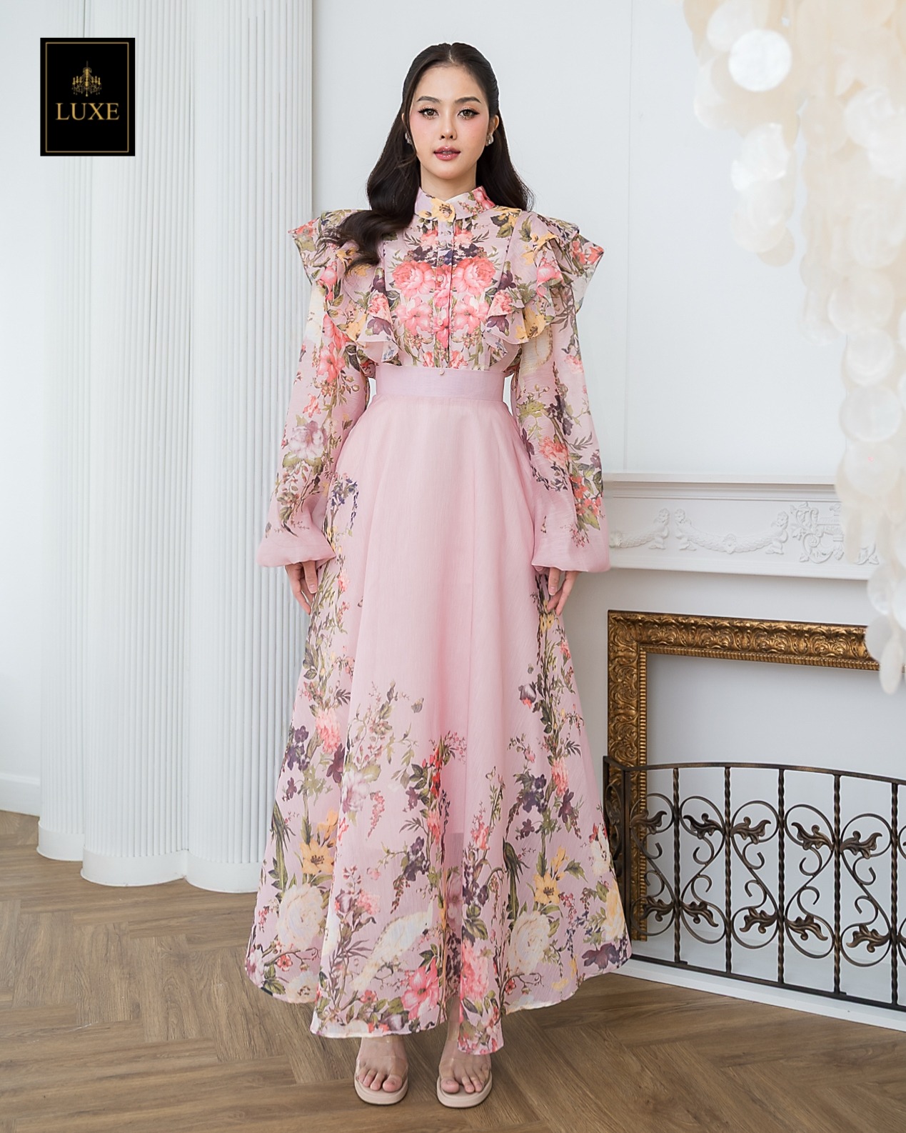 ชุดเซทแฟชั่น เซ็ตเสื้อคอกลมแขนยาว+กระโปรงยาว แต่งระบายตัวเสื้อหน้าและหลัง