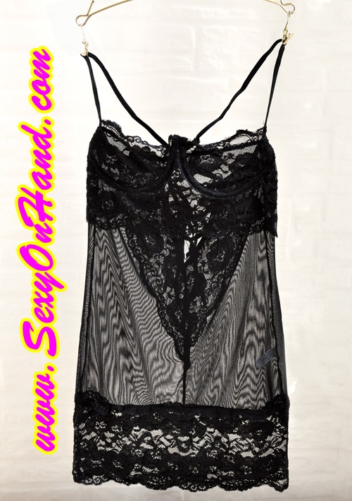 ชุดนอน เซ็กซี่ ชุดซีทรู ชุดนอน สายเดี่ยว ชุดยั่วน้ำลาย ชุดลูกไม้ เนื้อผ้าบางเบา สีดำ ผ้าลูกไม้ นุ่ม เกรด AA แต่งแถบลูกไม้ช่วงอก พร้อมโครงเหล็กซ่อนด้านในเพื่อช่วยเน้นช่วงเนินอก ขอบล่างแต่งแถบลูกไม้ กว้าง4-5 นิ้ว เพิ่มความเซ็กซี่ มากๆ สวยหรู เหมือนในรูปเ