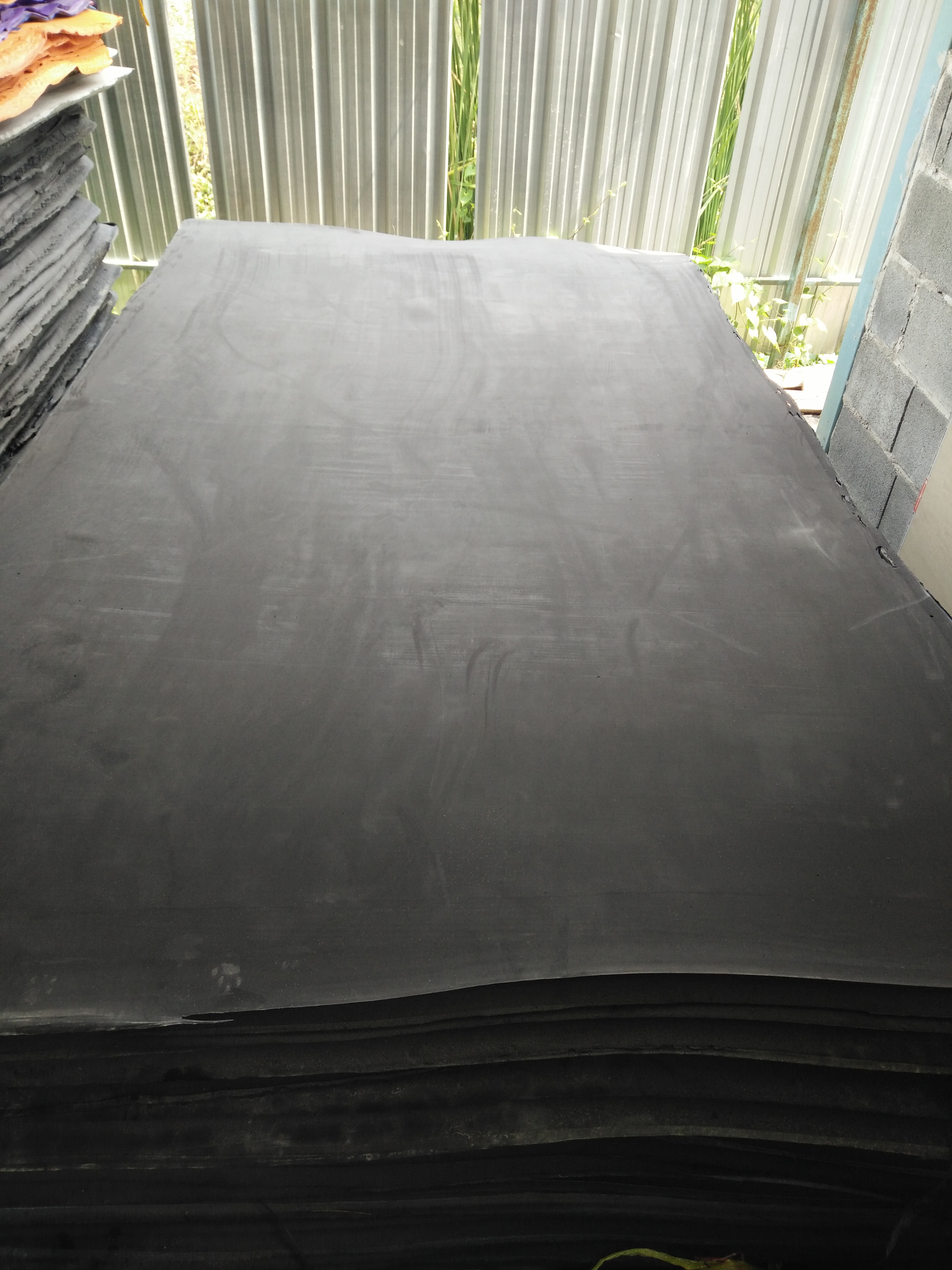 แผ่นยางกันกระแทก ขนาด 130 x 240 ซม.หนา 15 มม.