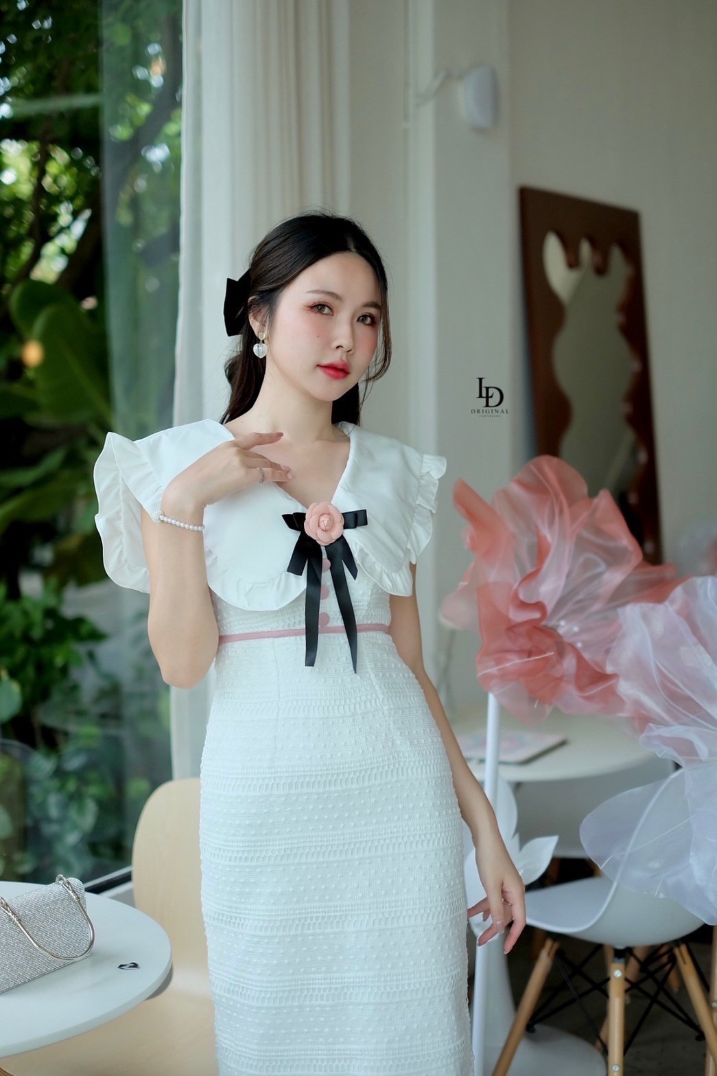 เดรสแฟชั่น เดรสลูกไม้อย่างดีผ้านุ่มนิ่มมีฟองน้ำในตัวคอปกมีอะไหล่เป็นเข็มกลัด