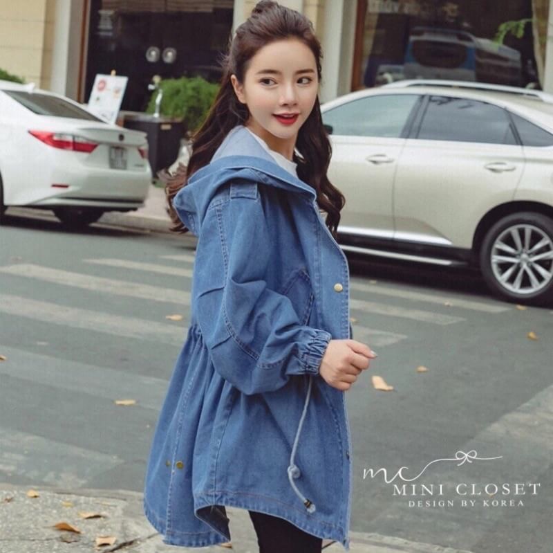 🙆🏻♀️Denim Hood Jacket🙆🏻♀️ เสื้อคลุมอีกรุ่นที่แพตเทิ้นเป๊ะ ใส่สวยปัง กับแจ็คเก็ตยีนส์ฮู้ด แขนสม๊อกยางยืด เวลาใส่น่ารักดีค่ะ มีเชือกที่ขอบเอวรูดรัด ยาวคลุมสะโพก โอเวอร์ไซส์เก๋ๆค่ะ