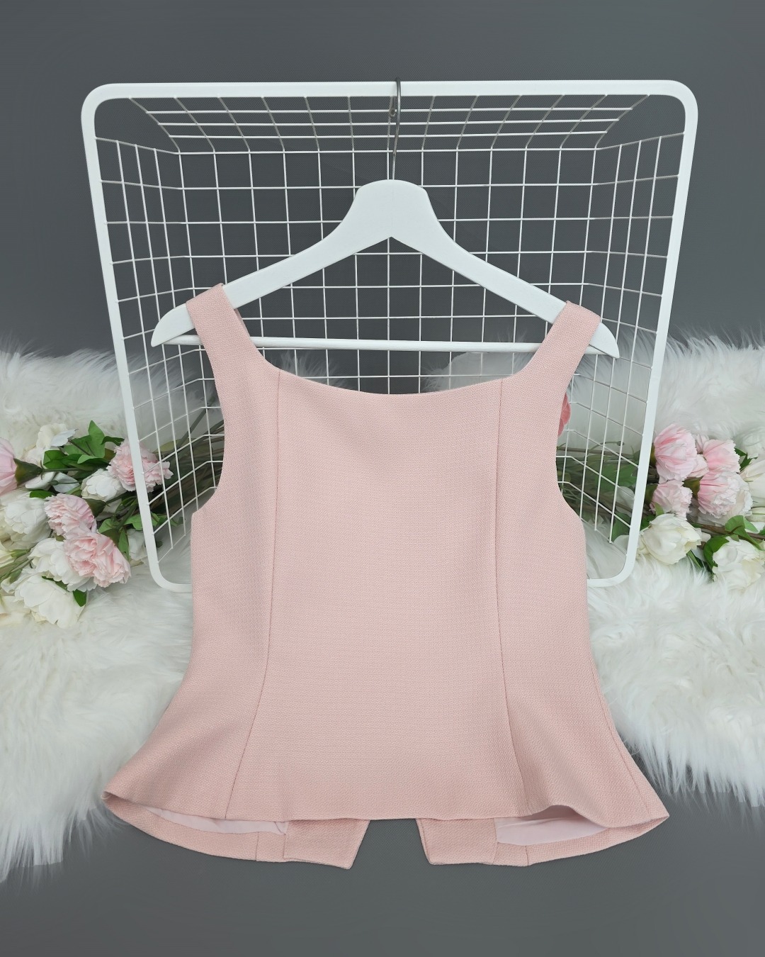 เสื้อแฟชั่น Luxe Lace Detail Button Vest