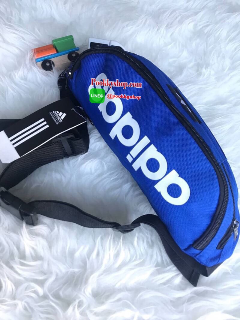 Adidas Classic waist bag กระเป๋าสไตล์คาดอกหรือคาดเอว วัสดุผ้าแคนวาส ด้านหน้ามี2ช่องซิปใส่ของจุกจิก ช่องหลักสามารถใส่กระเป๋าสตางค์ยาวได้ ภายในบุผ้าสกรีนโลโก้ มีช่องซิปหลังเพิ่มอีก1ช่อง พกพาได้สะดวก ความยาวสายปรับฟรีไซส์ ใช้ได้กับทุกเพศเลยคร้า!!