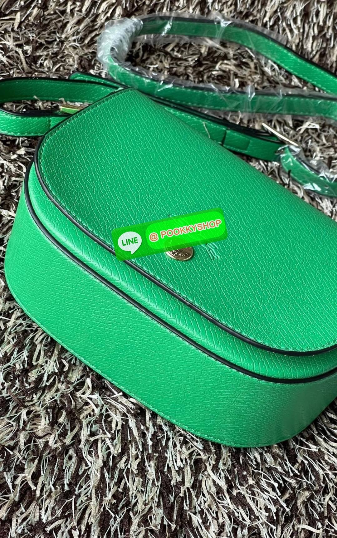 💕Longchamp Epure Crossbody Bag ด้วยรูปแบบที่ชวนให้นึกถึงฝาพับของ Le Pliage กระเป๋าสะพายข้างขนาดเล็กใบนี้มีทั้งความอ่อนเยาว์และความเป็นผู้หญิงในเสน่ห์ของมัน โดดเด่นด้วยรูปทรงกระเป๋าแบบอานม้า ยกย่องให้กับตำนานนักขี่ม้าของ Longchamp EPURE สายสะพายซึ่