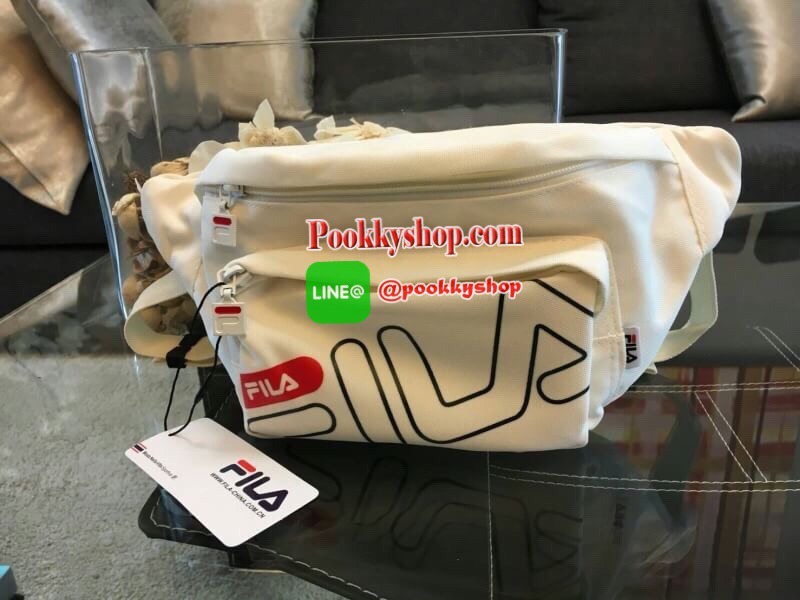 แบรนด์ Fila มาแรงสุดในช่วงนี้ ต้องยกนิ้วให้คะ!! พร้อมส่งรุ่นใหม่เหมาะกับทั้งผู้ชายและผู้หญิง เป็นอย่างยิ่ง กับกระเป๋าคาดอก / คาดเอว ทรงสวย จากแบรนด์สตีทสุดฮิต FILA ทรงฮิต วัสดุผ้า NYLON คุณภาพดี กันน้ำ100% ใส่ของได้หลากหลาย ตัวล้อคปั้มจมแบรนด์ ด้านในมาพร้