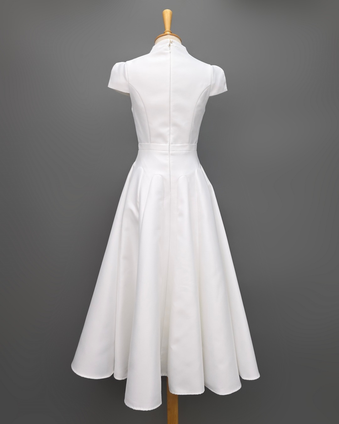 เดรสแฟชั่น เดรสเสื้อคอตั้ง แขนสั้น กระโปรงบาน