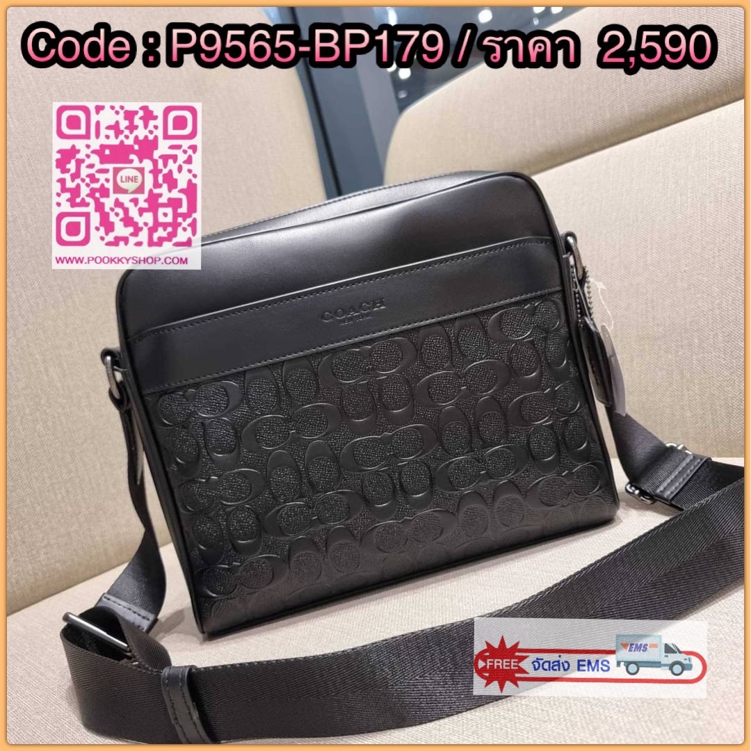COACH F28455 CHARLES CAMERA BAG IN SIGNATURE LEATHER รุ่นสุดฮิตที่หนุ่มๆเค้ารู้กัน กับกระเป๋าสะพายข้างทรงแมสเซนเจอร์ ที่อัพเลเวลความหรูด้ายลายปั๊มซิกเนเจอร์นูน บนวัสดุหนัง crossgrain ตัดสลับด้วยหนังแท้ สัมผัสดีทั้งใบ มีช่องซิปให้ด้านหน้า และช่องย่อยด้านหล